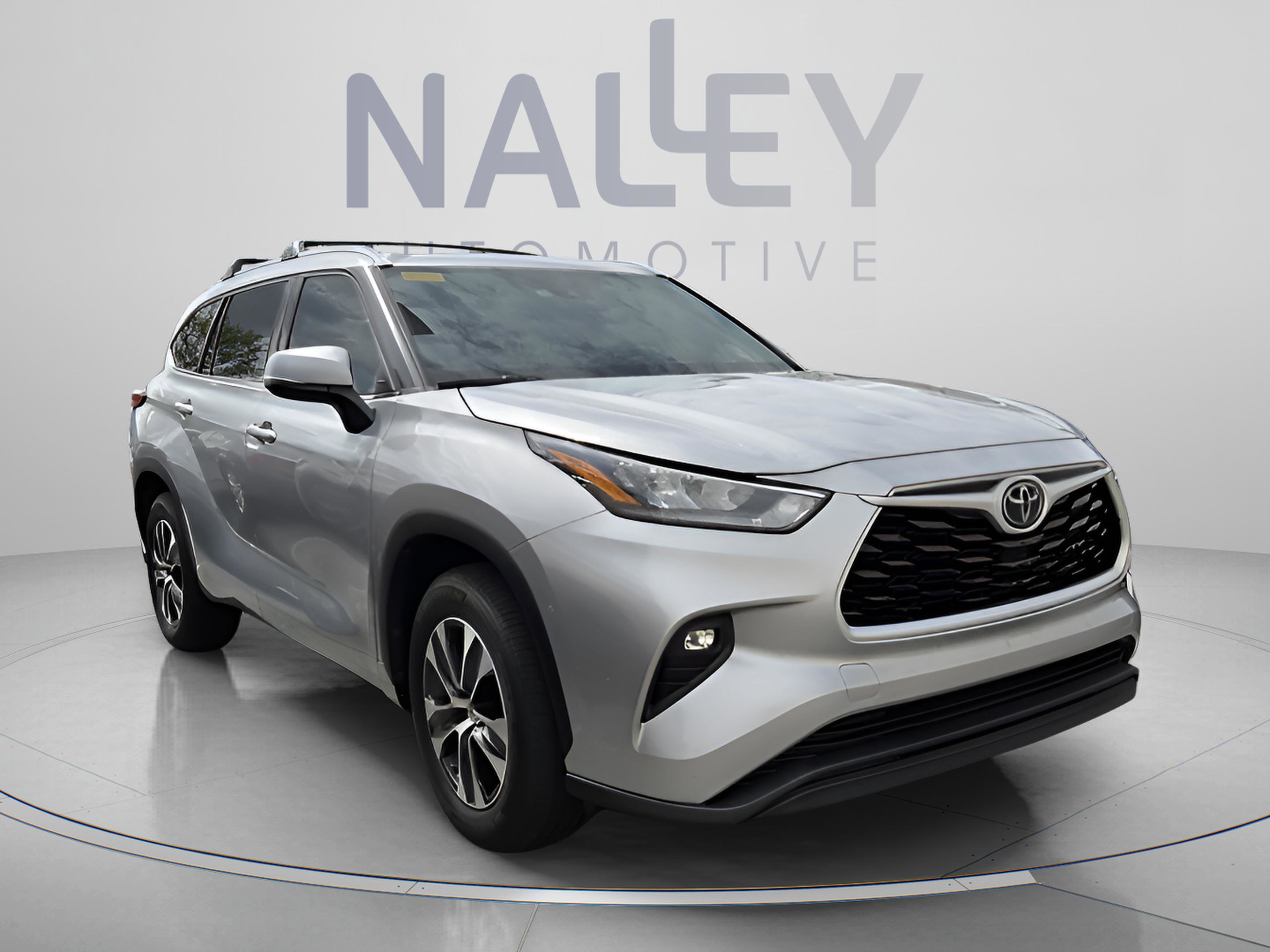 Used 2020 Toyota Highlander XLE image 4