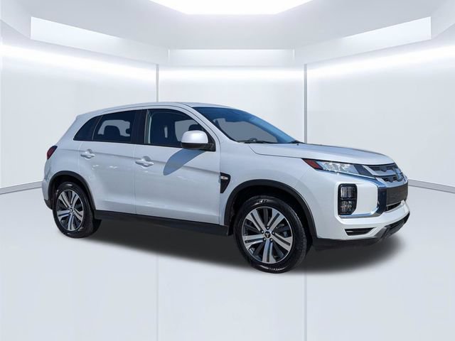 Used 2025 Mitsubishi Outlander Sport ES AWD/4WD image 2