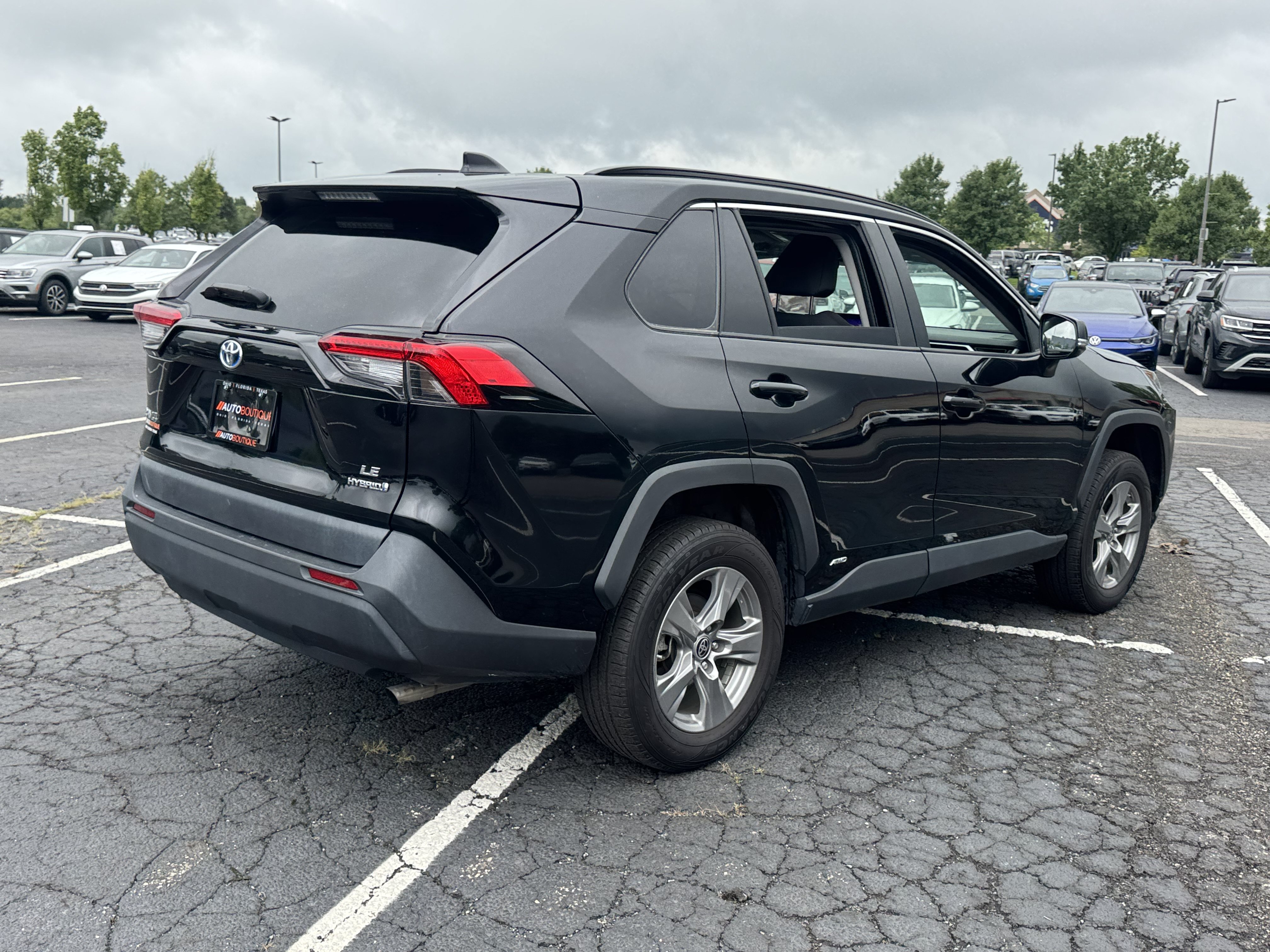 Used 2024 Toyota RAV4 LE AWD/4WD image 14