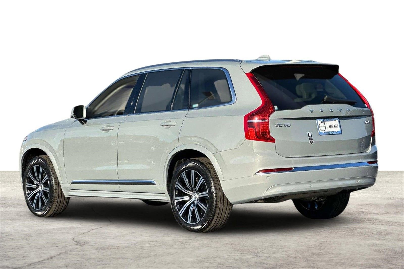 Certified 2025 Volvo XC90 B6 Core w/ Climate Package image 7