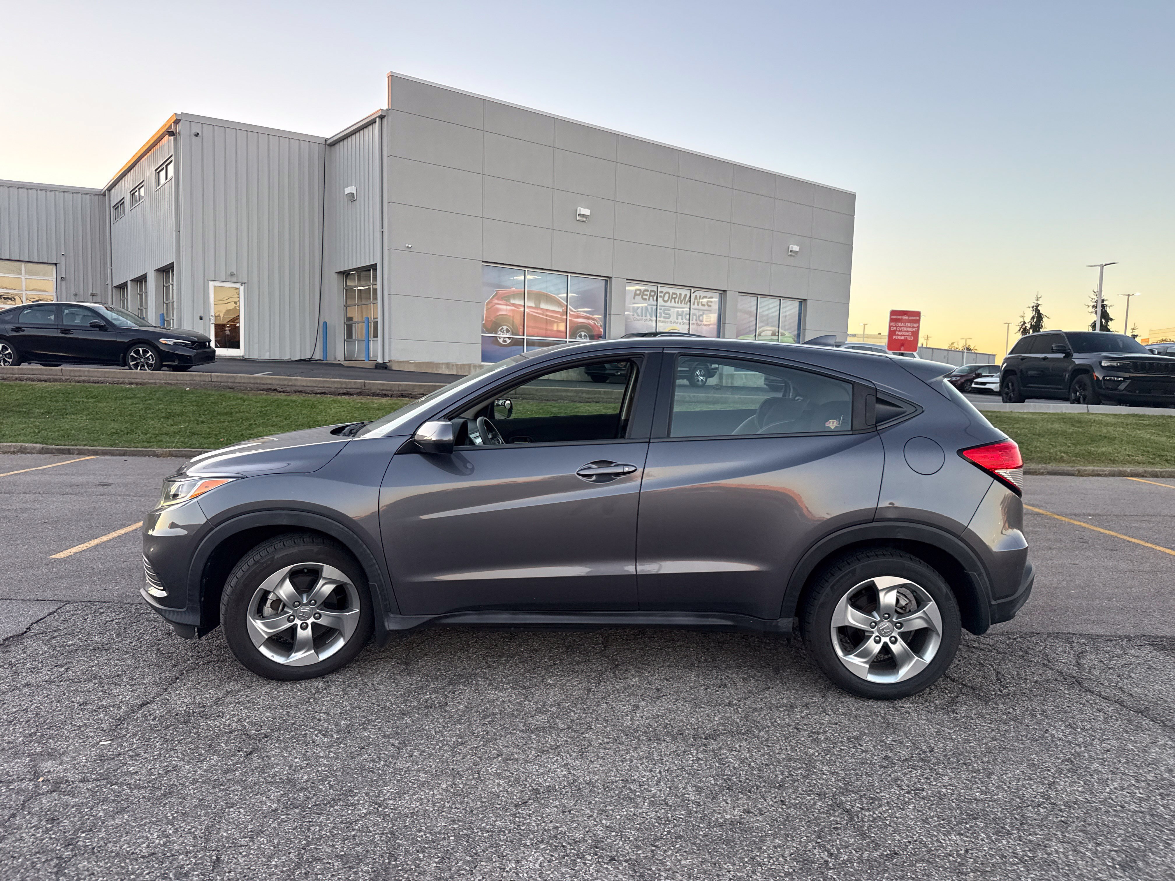Used 2019 Honda HR-V LX image 2