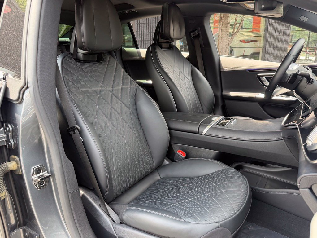 Used 2023 Mercedes-Benz EQE 500 4MATIC Sedan image 32