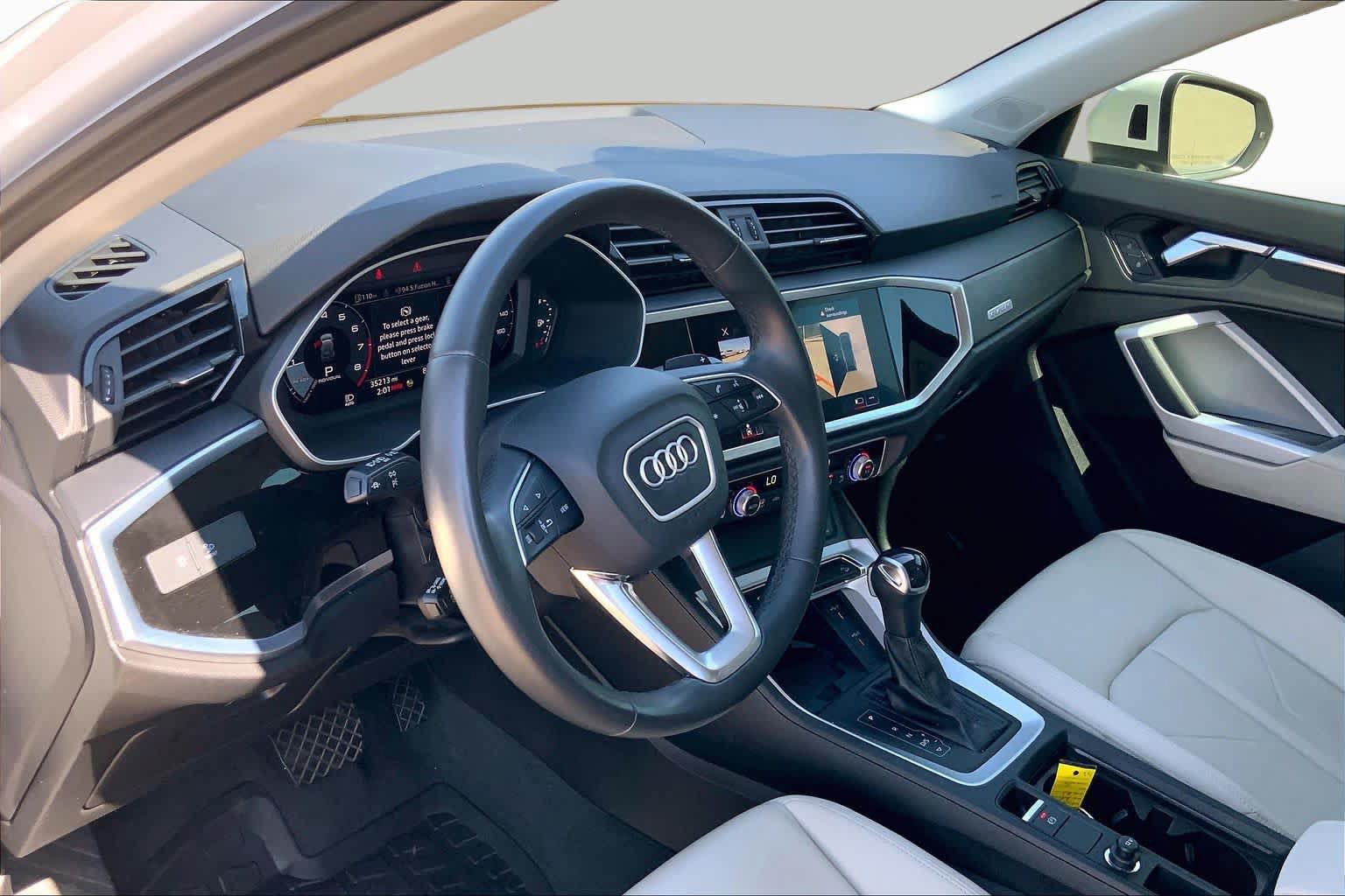 Used 2022 Audi Q3 2.0T Premium Plus w/ Premium Plus Package AWD/4WD image 18