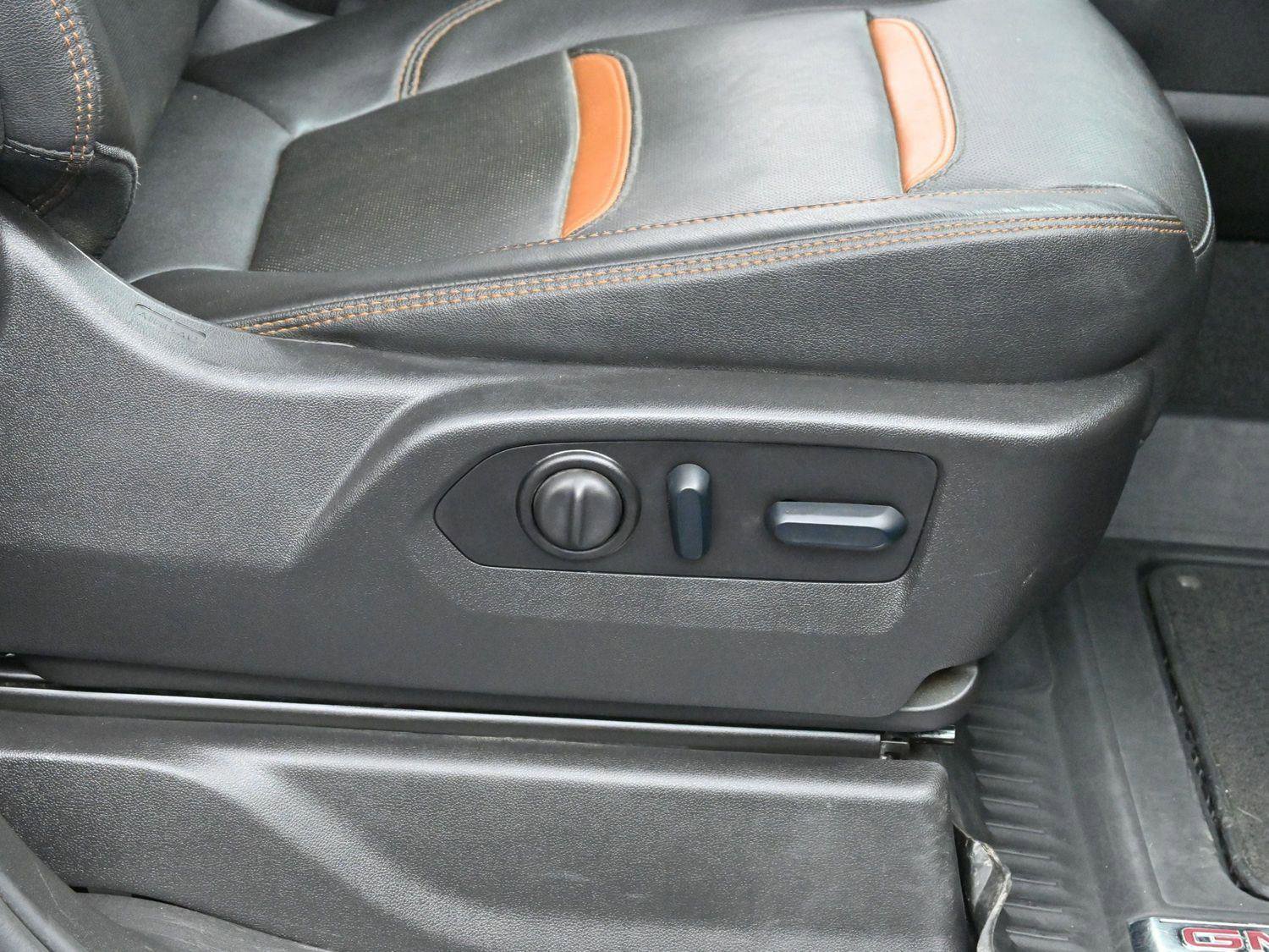 Used 2023 GMC Sierra 3500 AT4 w/ AT4 Premium Plus Package image 32