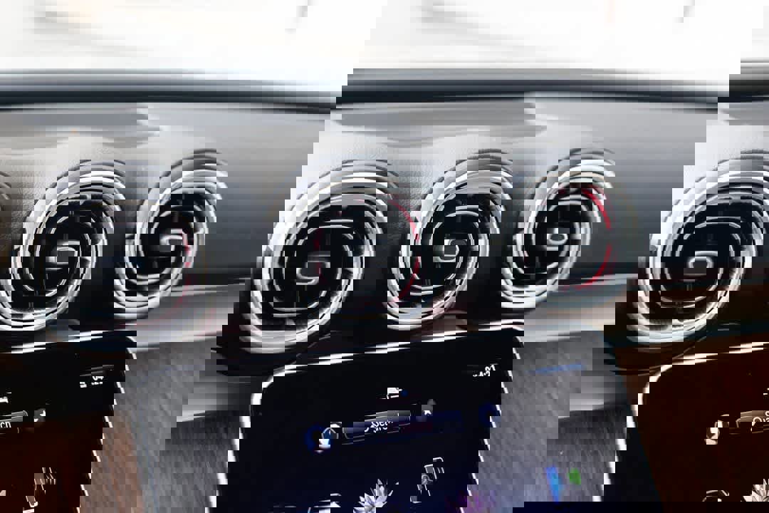 Used 2023 Mercedes-Benz C 300 4MATIC Sedan image 33