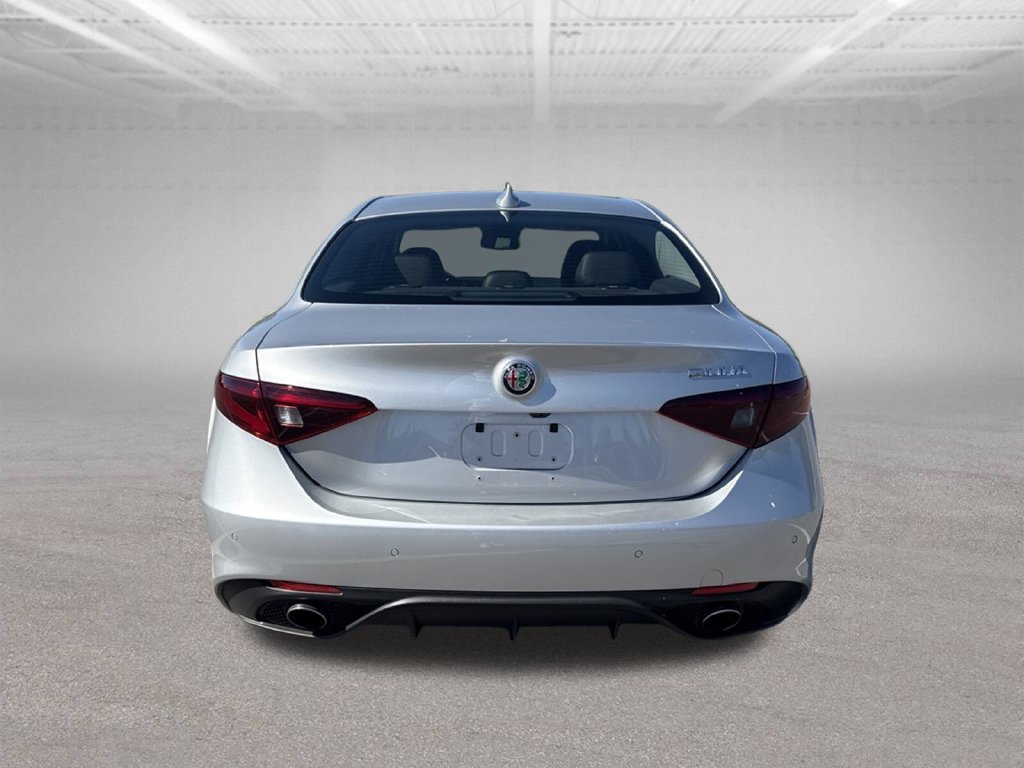 Used 2017 Alfa Romeo Giulia Ti w/ TI 19" Sport Package RWD image 8