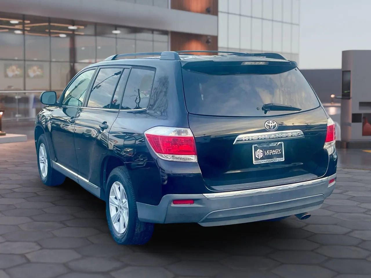 Used 2012 Toyota Highlander SE image 4