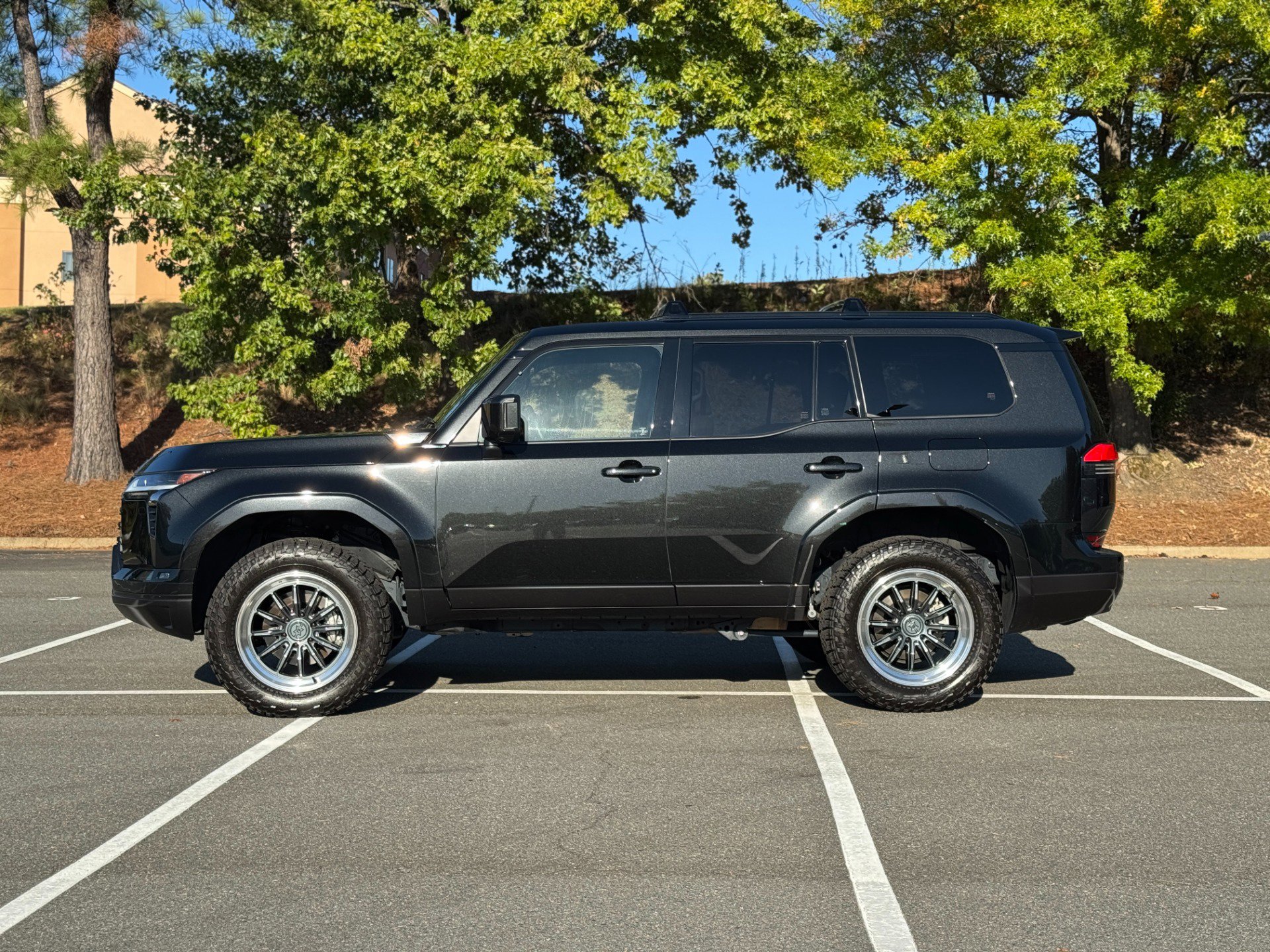 Used 2024 Lexus GX 550 image 6