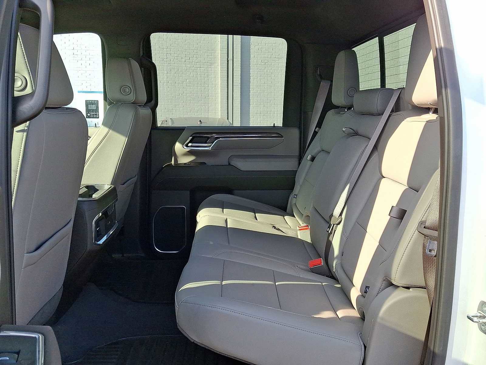 Used 2024 Chevrolet Silverado 2500 LTZ w/ LTZ Convenience Package image 30