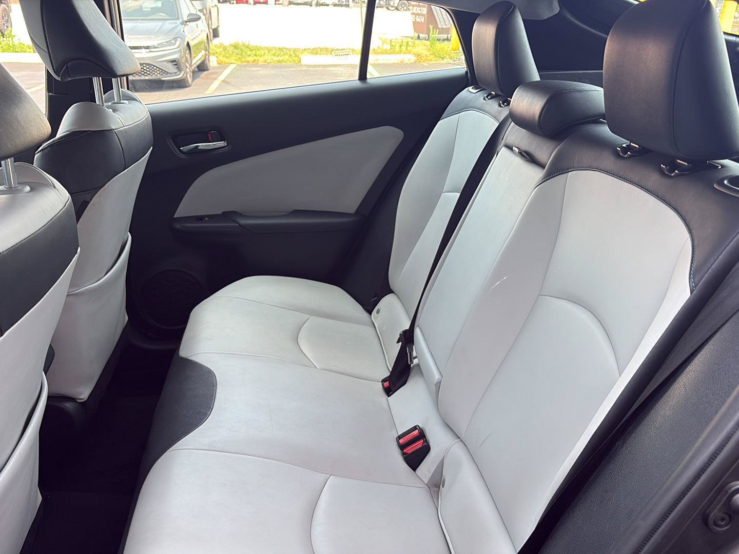 Used 2017 Toyota Prius Four w/ Advanced Technology Package FWD image 27
