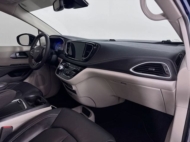 Used 2022 Chrysler Pacifica Touring-L AWD/4WD image 29