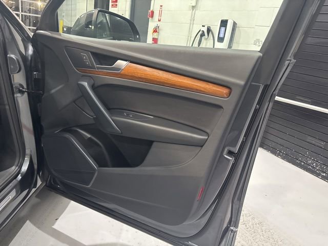 Used 2023 Audi Q5 2.0T Premium w/ Convenience Package image 34