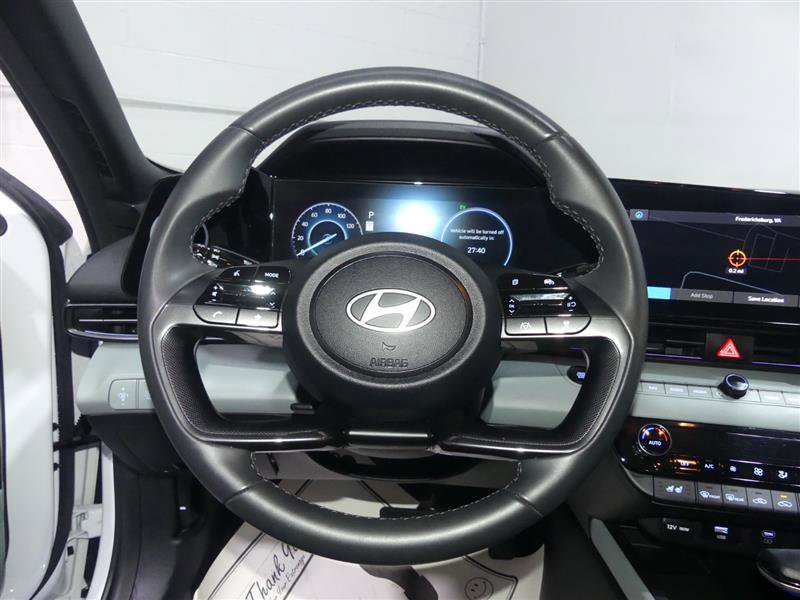 Used 2024 Hyundai Elantra Limited image 30