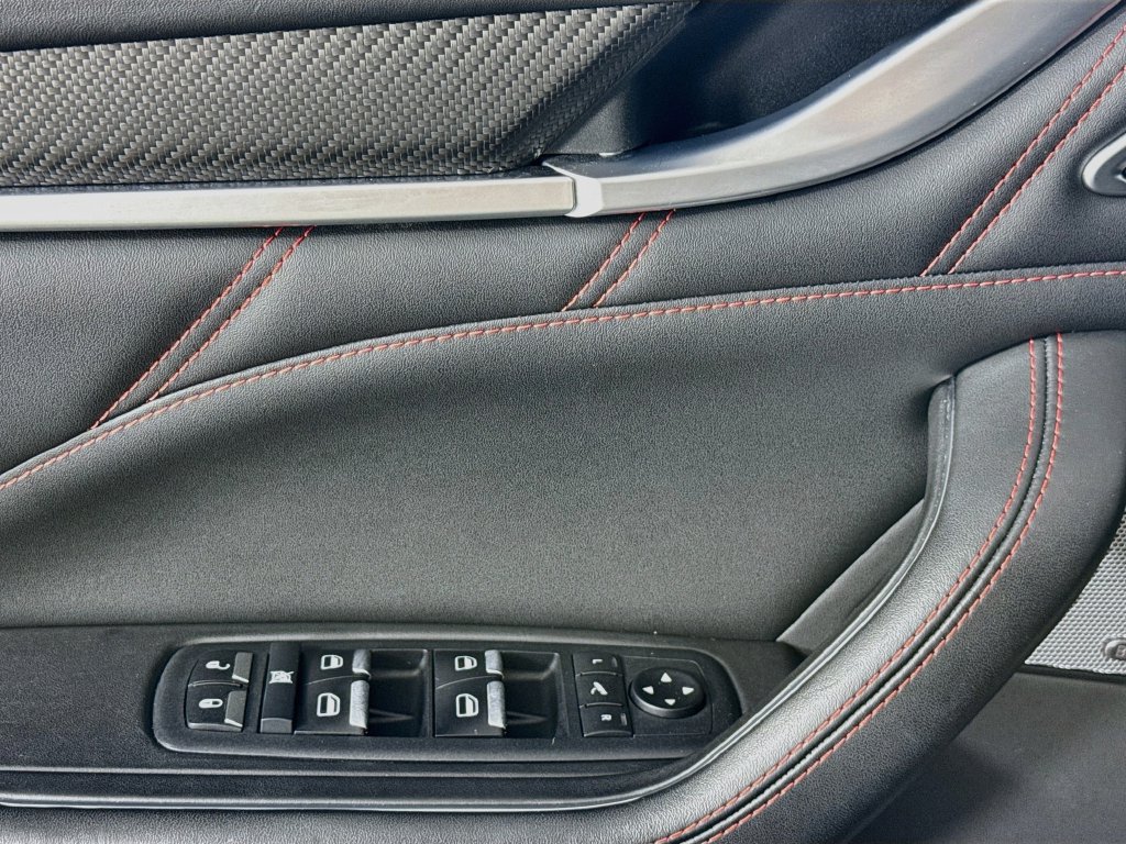 Used 2022 Maserati Levante Trofeo AWD/4WD image 21