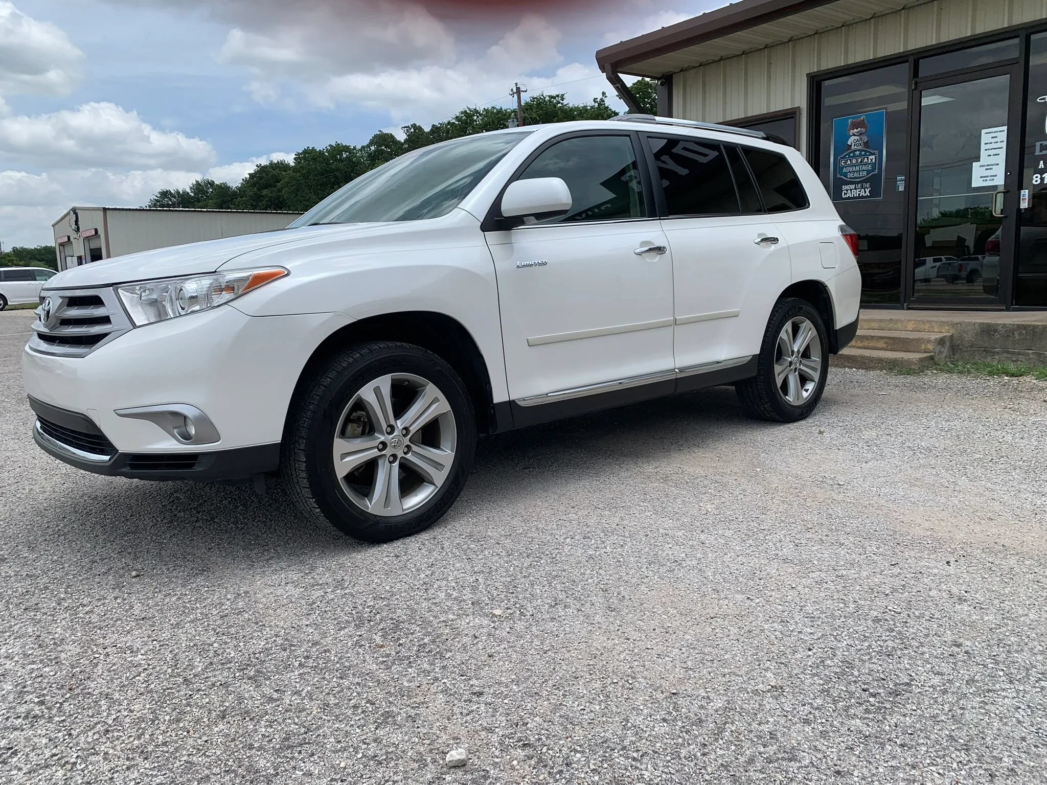 Used 2011 Toyota Highlander Limited FWD image 3