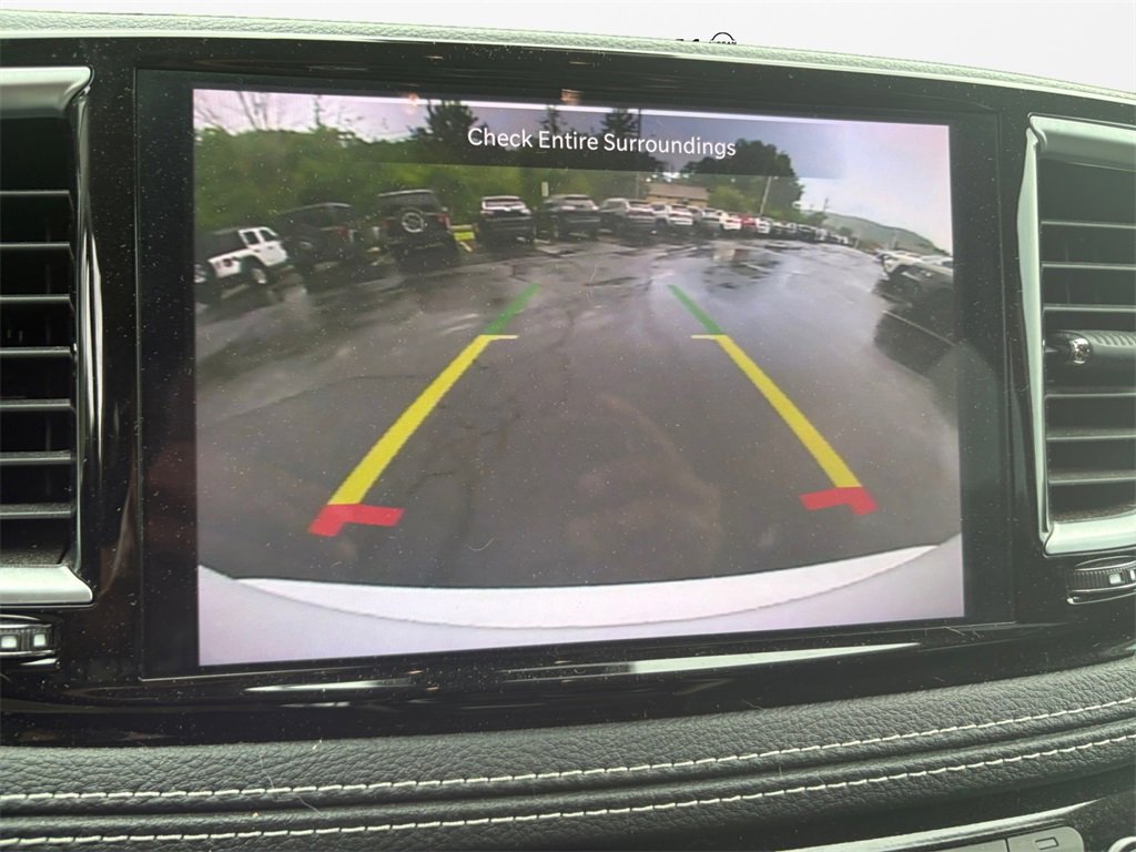 Used 2023 Chrysler Pacifica Limited w/ Trailer Tow Group image 13