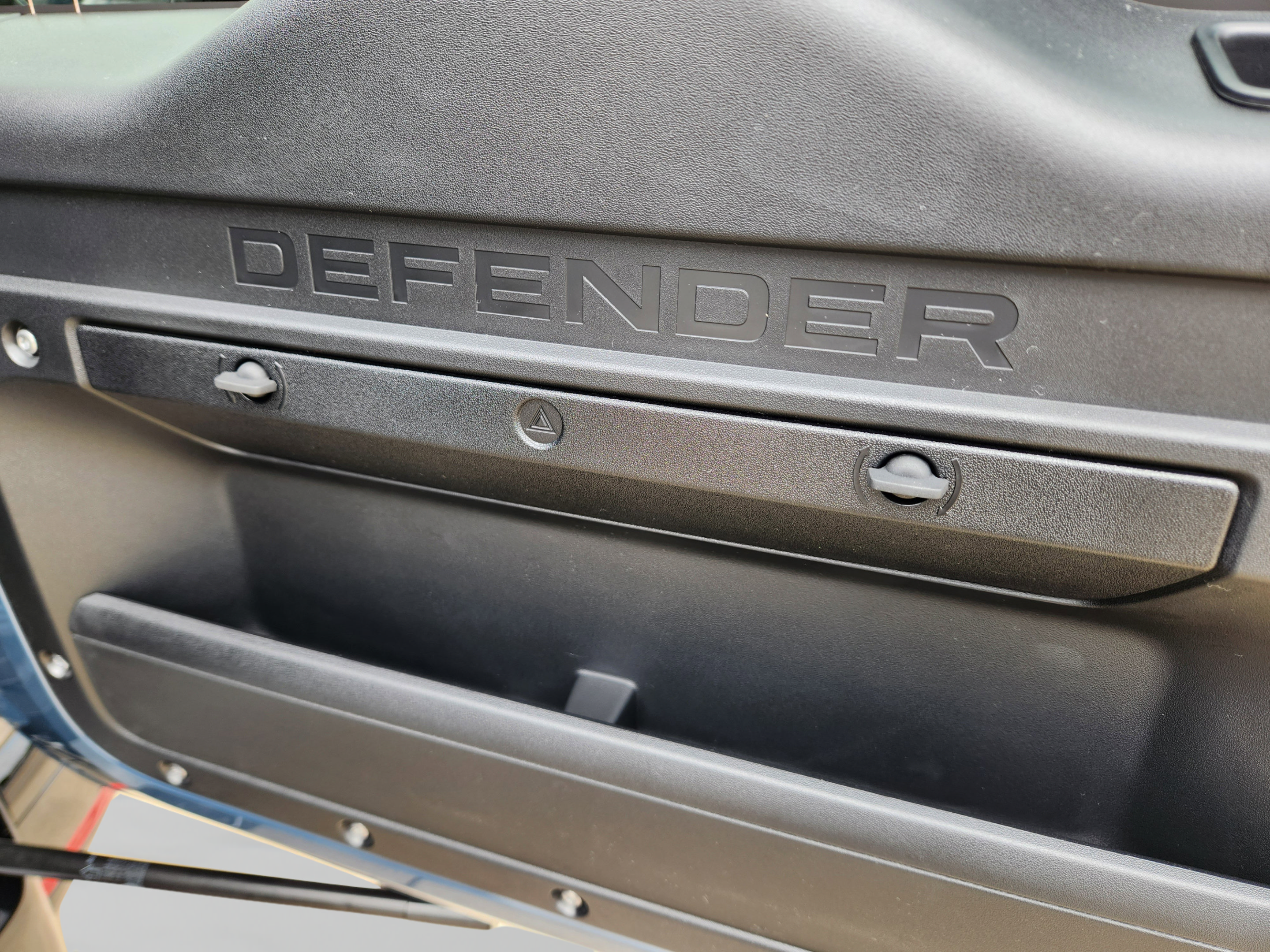 New 2026 Land Rover Defender 110 X-Dynamic SE AWD/4WD image 29