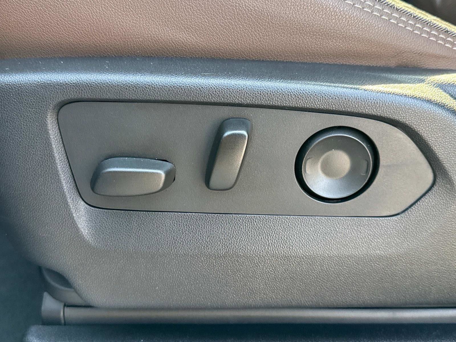 Used 2022 Chevrolet Tahoe High Country image 15