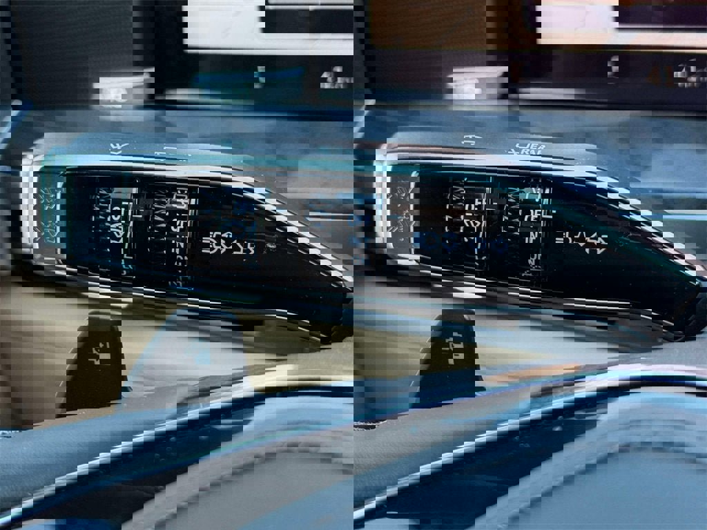 New 2025 Cadillac Escalade IQ Luxury 2 image 21