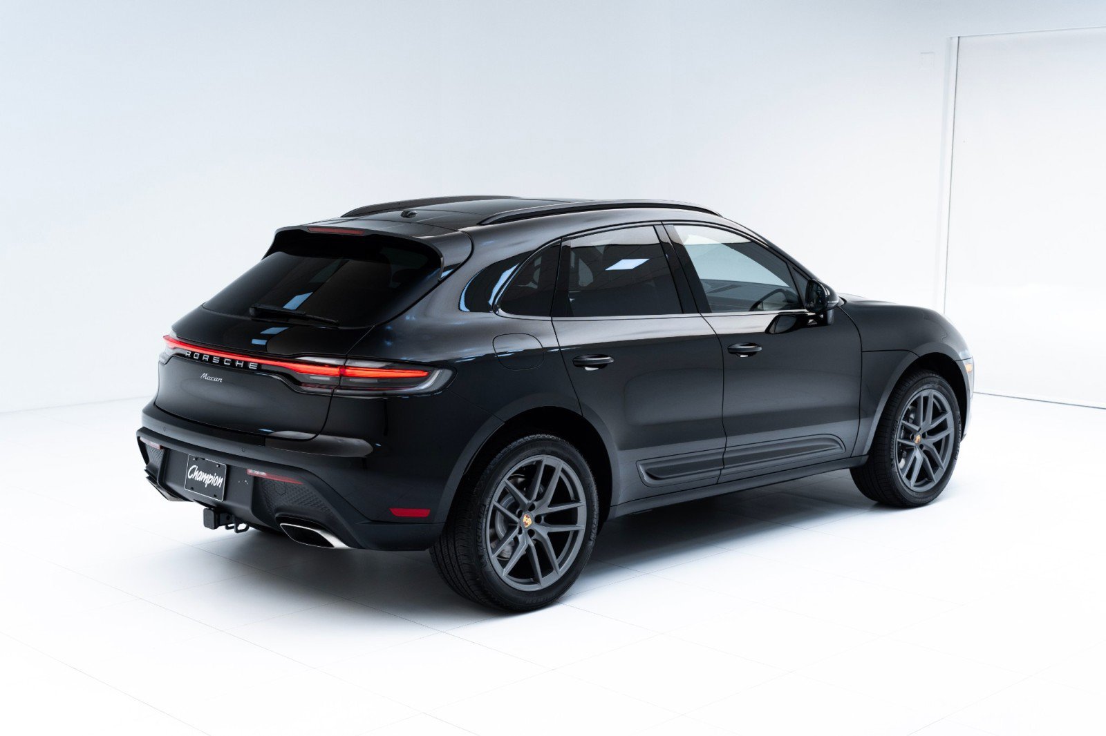 New 2025 Porsche Macan image 9