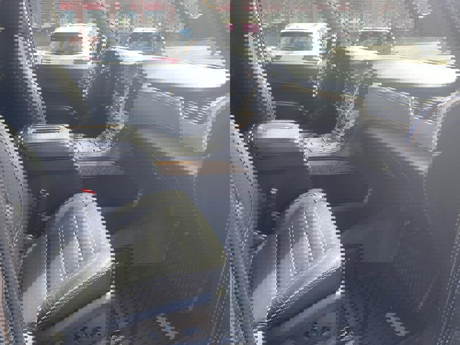 Used 2020 GMC Yukon Denali w/ Denali Premium Package image 38