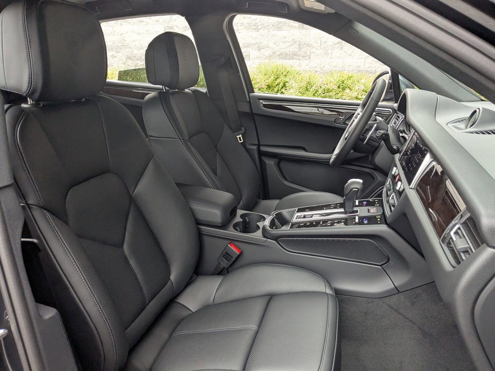 Certified 2026 Porsche Macan image 28