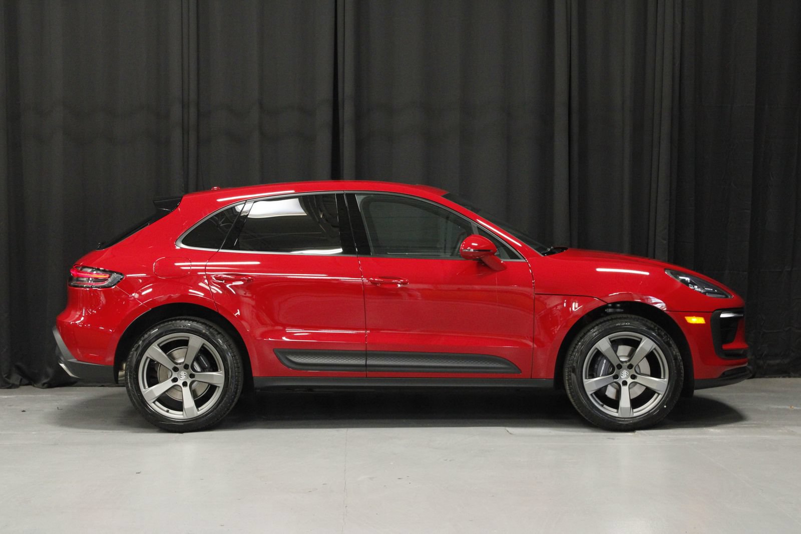 New 2026 Porsche Macan AWD/4WD image 6
