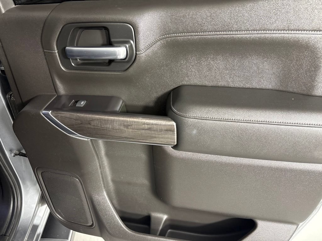 Used 2019 Chevrolet Silverado 1500 LTZ AWD/4WD image 23