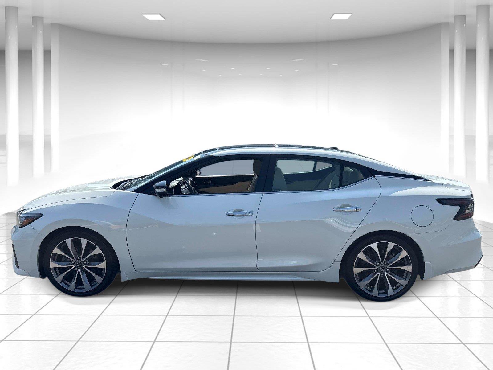 Used 2023 Nissan Maxima Platinum w/ Sport Mat Group FWD image 9