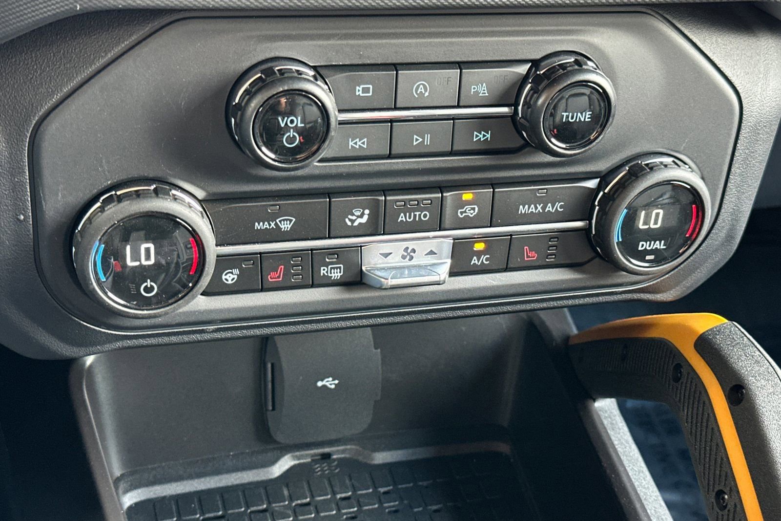 Used 2024 Ford Bronco Badlands image 21