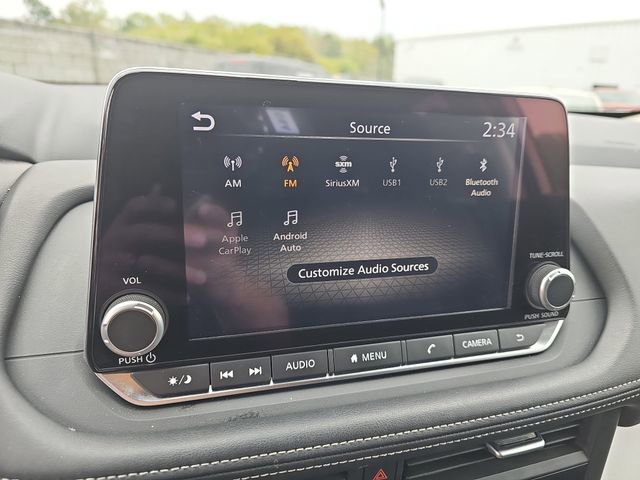 Used 2025 Nissan Rogue SV image 23