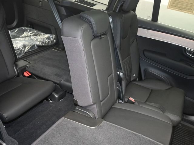 Used 2025 Volvo XC90 B6 Core w/ Protection Package image 27