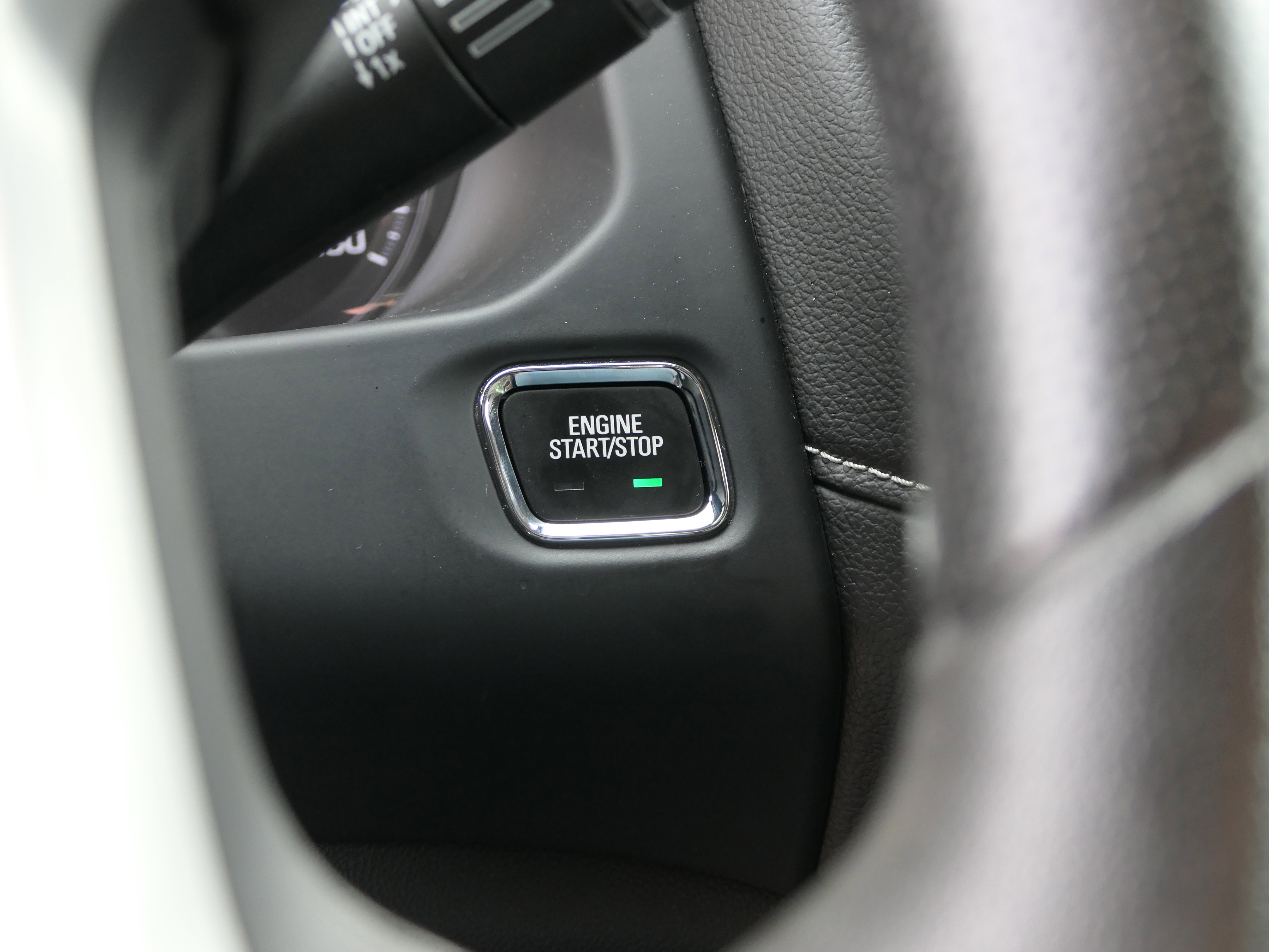 Used 2023 GMC Acadia SLE w/ Driver Convenience Package FWD image 17