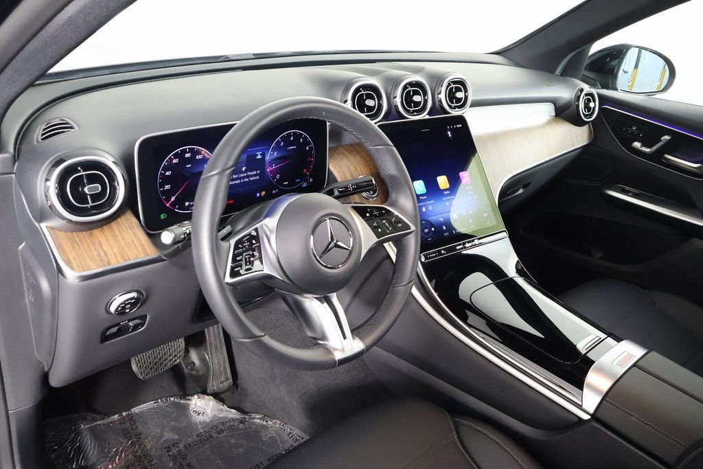 Certified 2025 Mercedes-Benz GLC 300 image 7