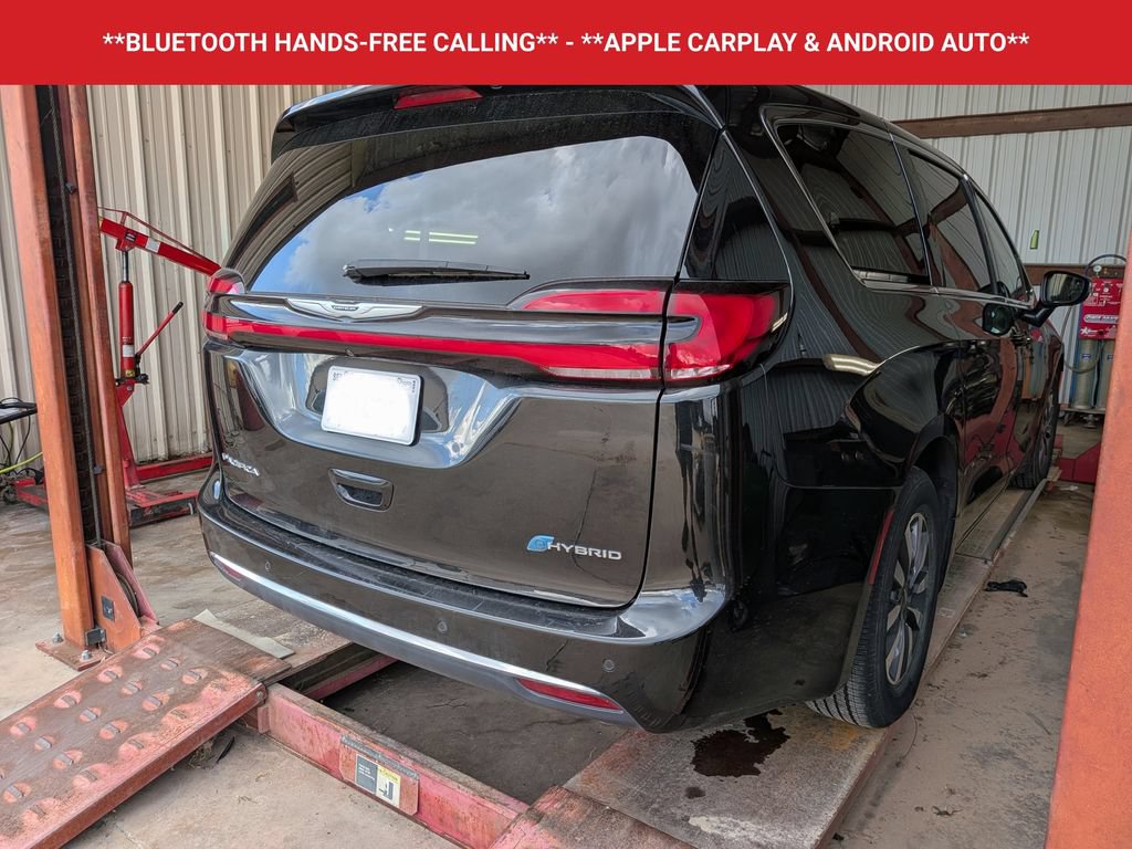 Used 2023 Chrysler Pacifica Touring-L FWD image 5