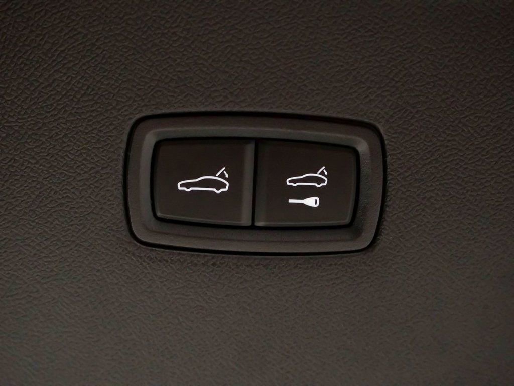 Certified 2025 Porsche Cayenne Coupe image 14