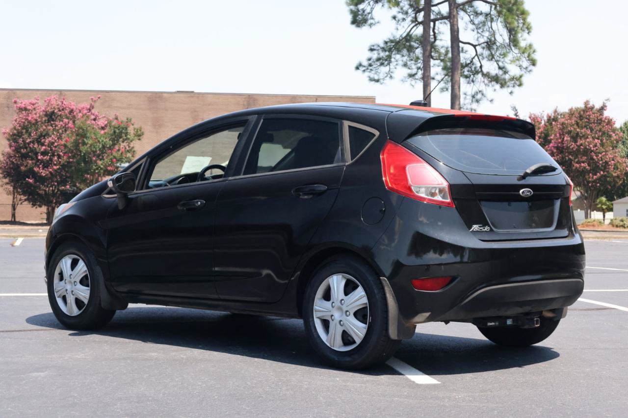 Used 2014 Ford Fiesta SE w/ Exterior Protection Package FWD image 3