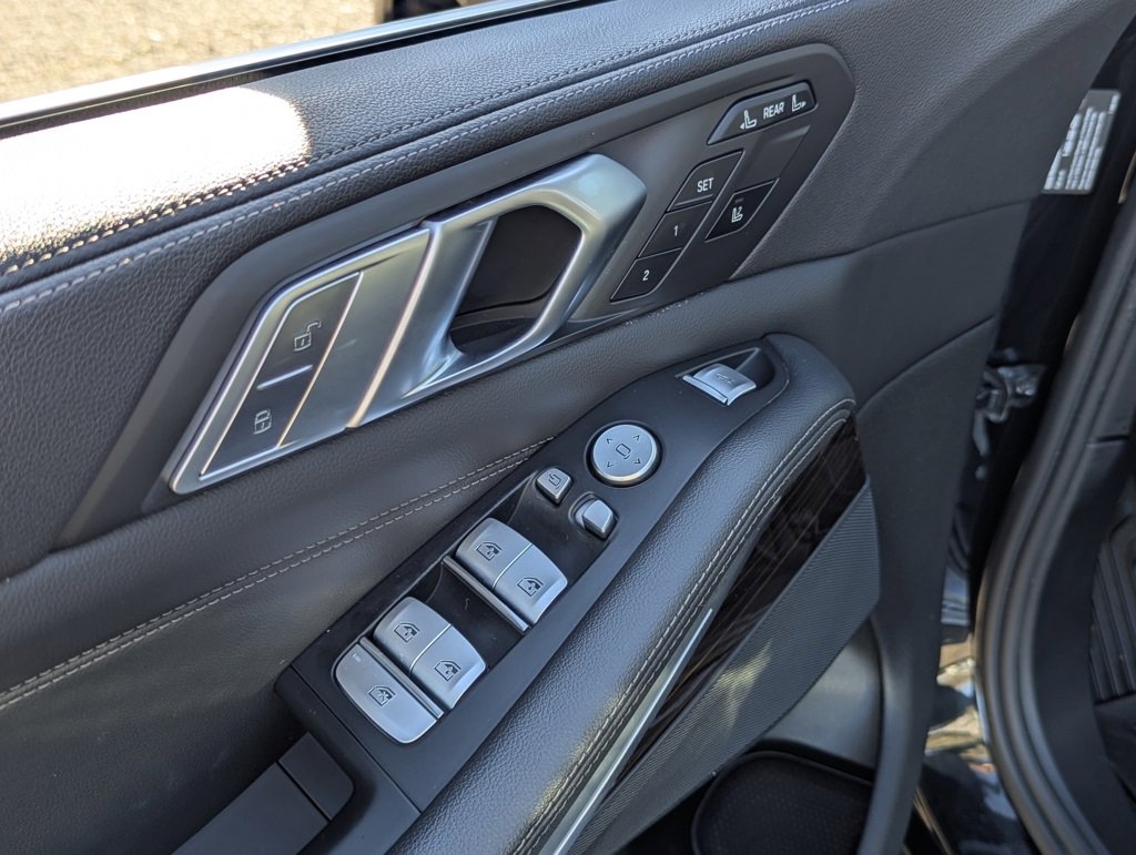 Used 2020 BMW X7 xDrive40i w/ Cold Weather Package image 11