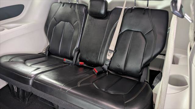 Used 2020 Chrysler Voyager Lxi image 16