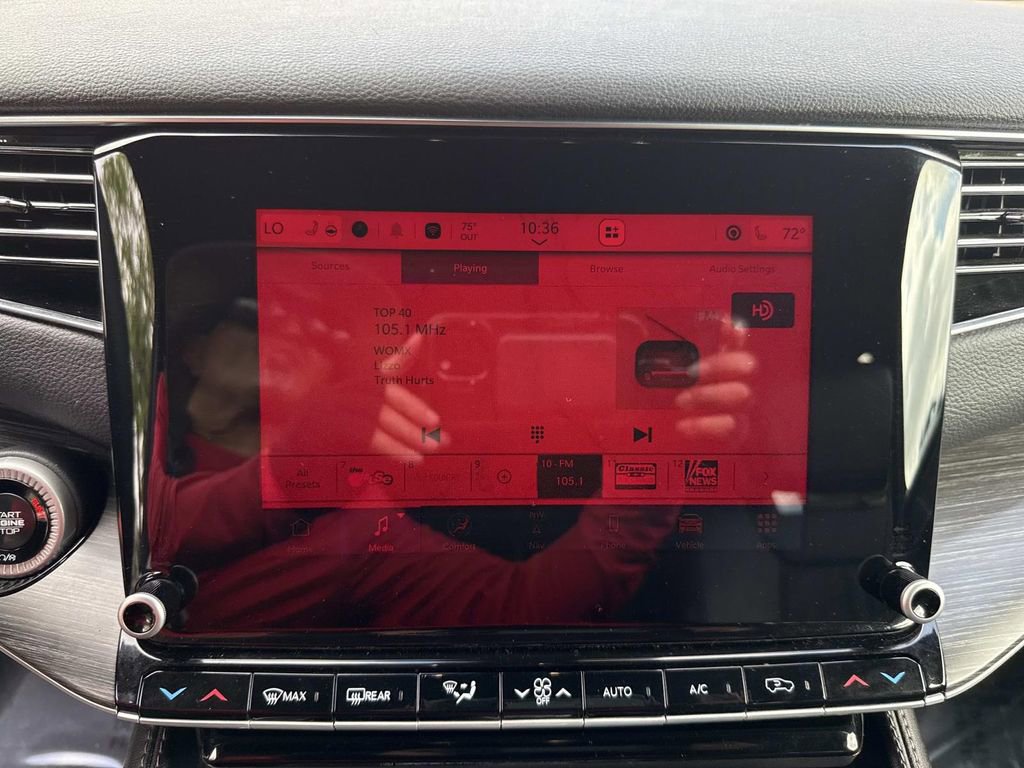 Used 2024 Jeep Wagoneer L Series II image 33