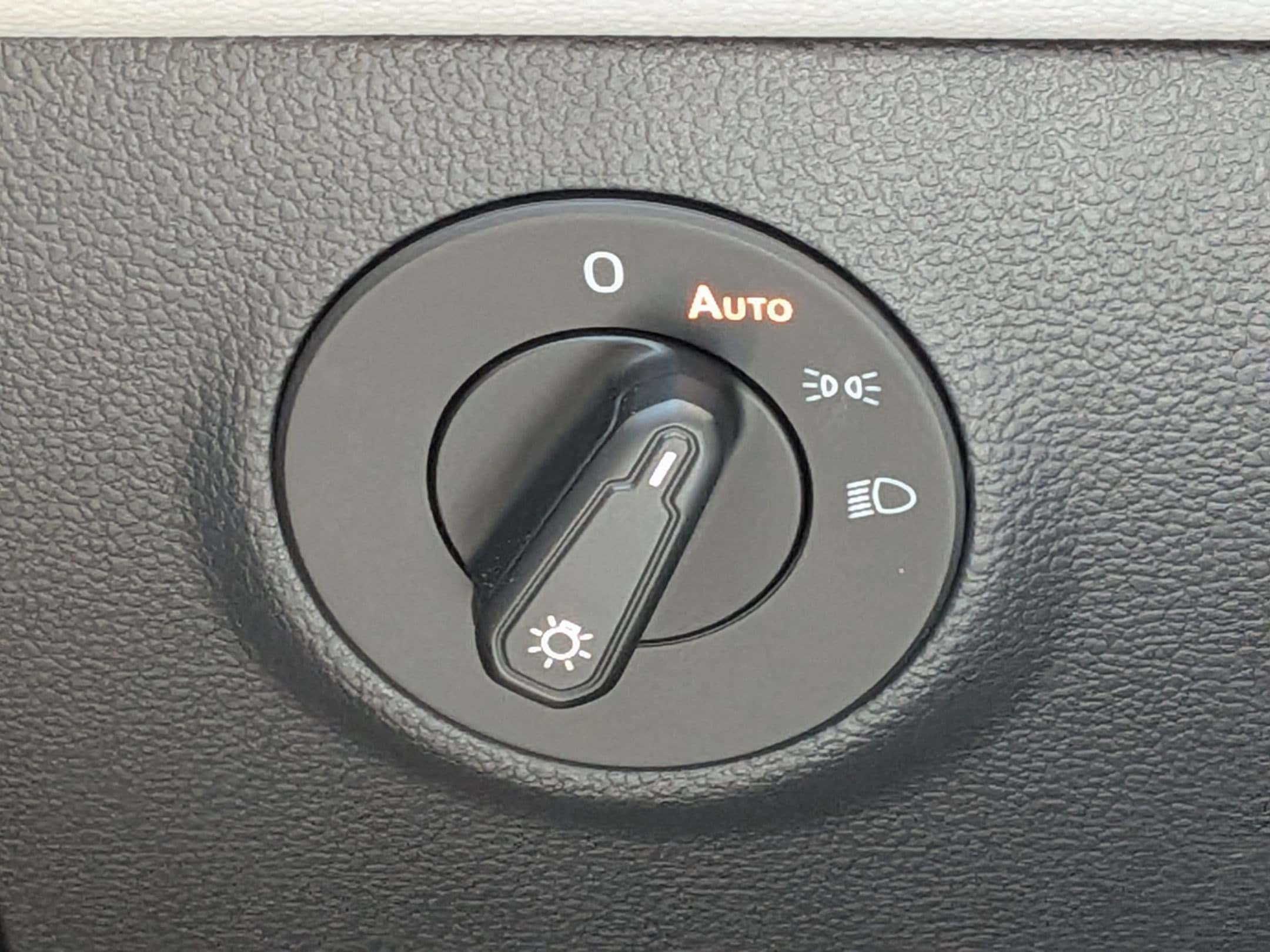 Used 2024 Volkswagen Taos SE AWD/4WD image 18