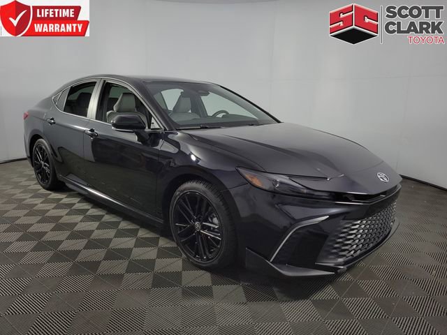 Used 2025 Toyota Camry SE FWD image 1