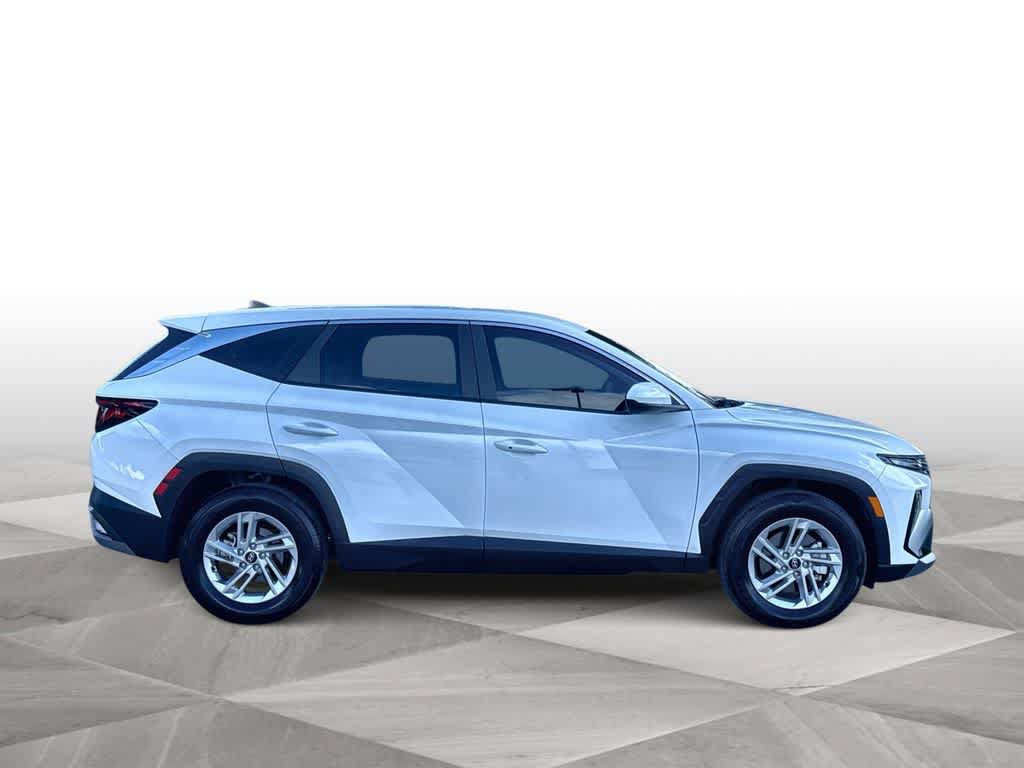 Used 2025 Hyundai Tucson SE FWD image 8