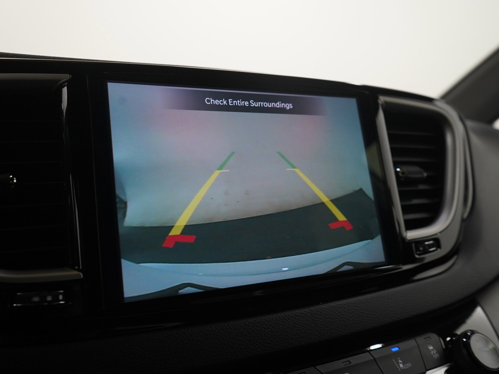 Used 2025 Chrysler Pacifica Select FWD image 30