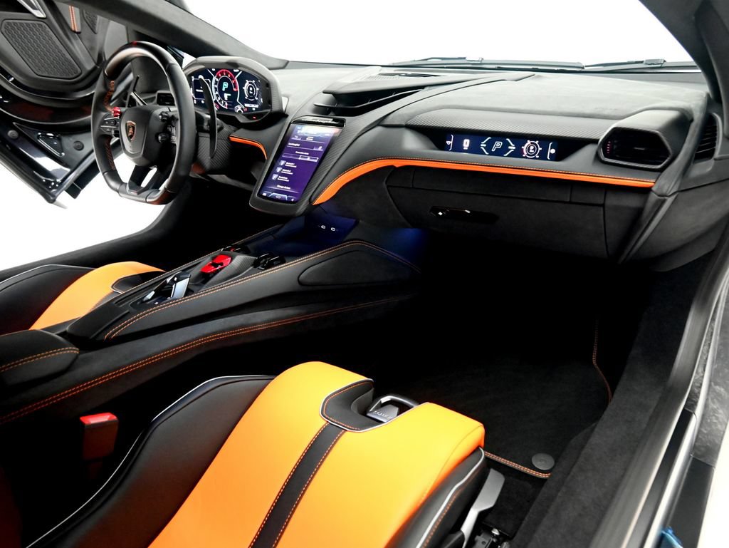 Used 2026 Lamborghini Revuelto AWD/4WD image 23