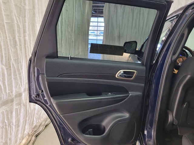 Used 2017 Jeep Grand Cherokee Laredo w/ Trailer Tow Group IV image 48