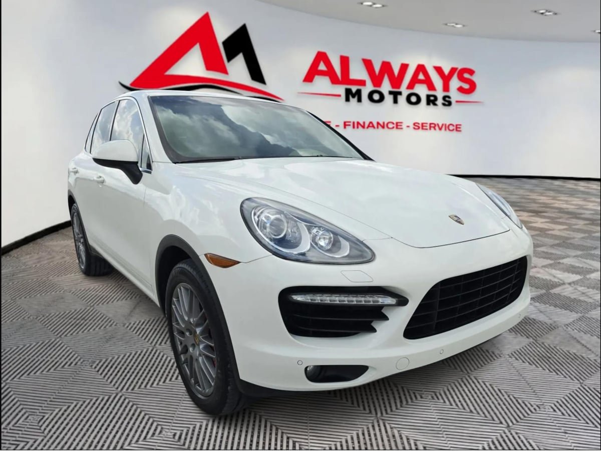Used 2011 Porsche Cayenne Turbo AWD/4WD image 17