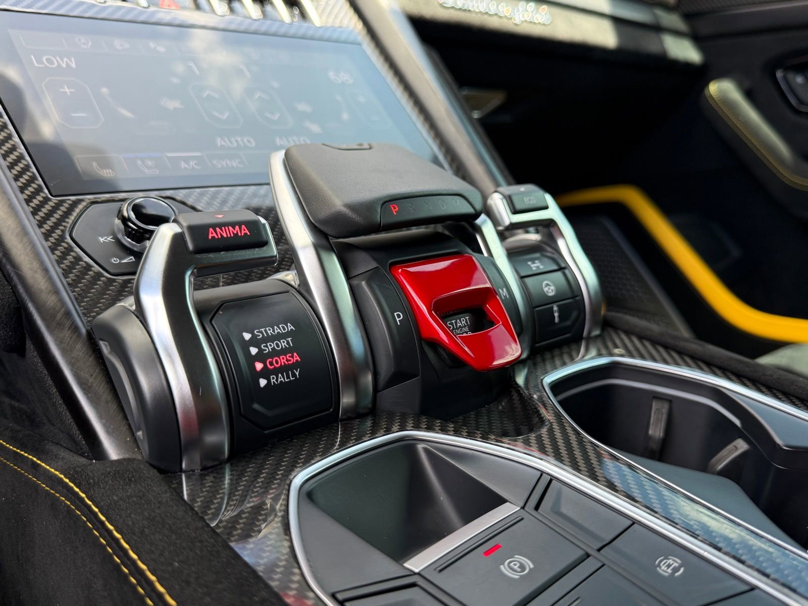 Used 2024 Lamborghini Urus Performante image 35