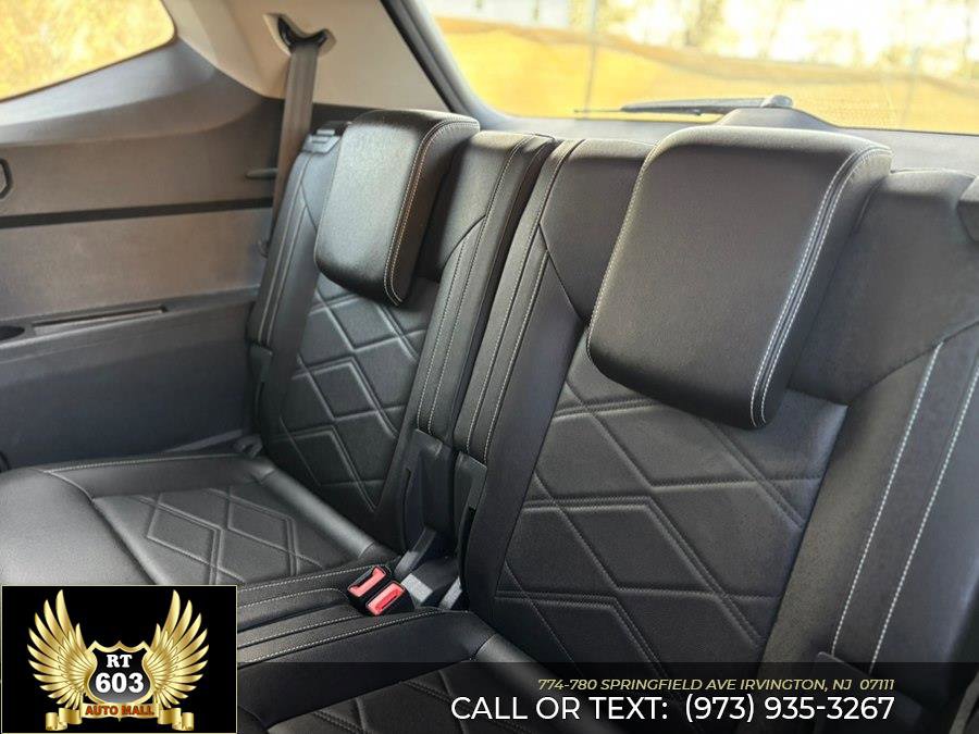 Used 2025 Volkswagen Atlas SE FWD image 10
