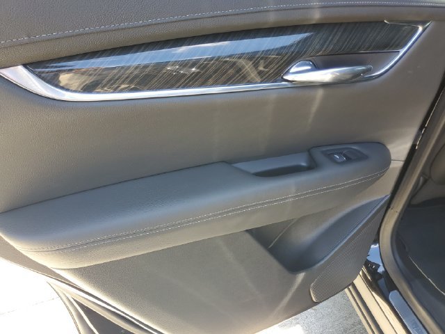 Certified 2022 Cadillac XT6 Premium Luxury w/ Technology Package FWD image 15